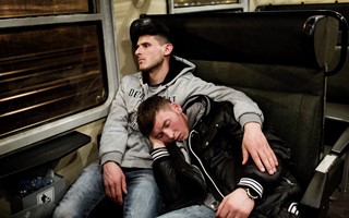 DanielRosenthal_boys_on_train
